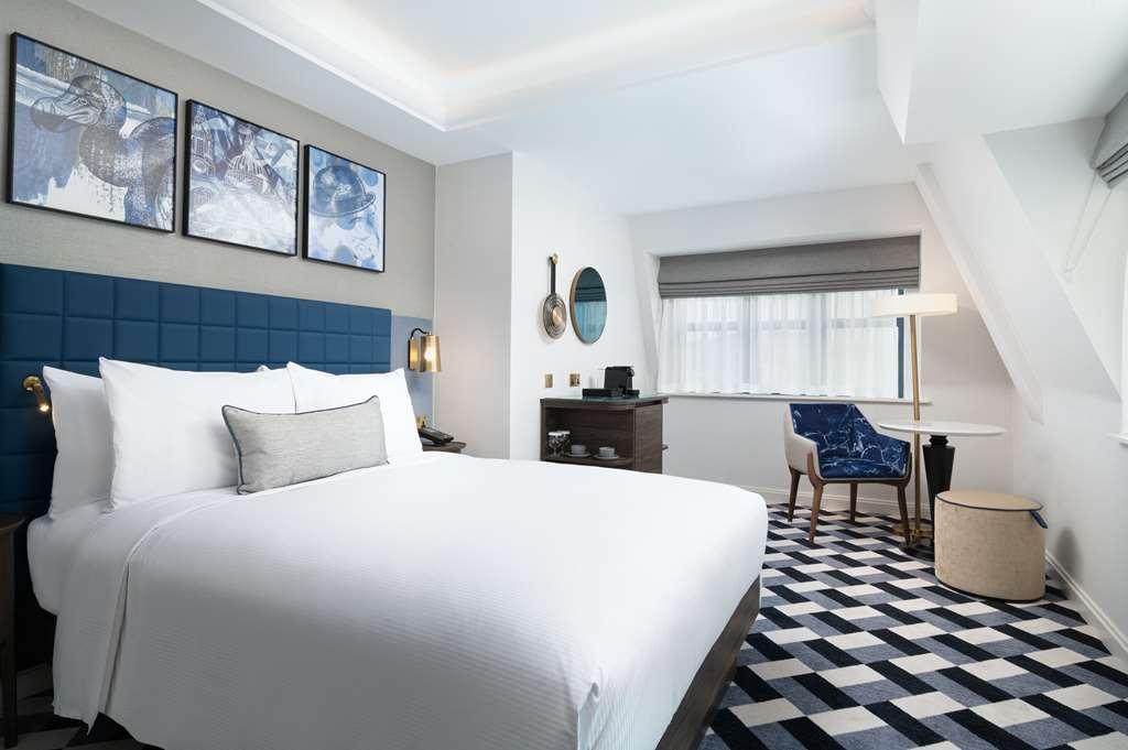 Lost Property St Pauls London, Curio Collection By Hilton Номер фото