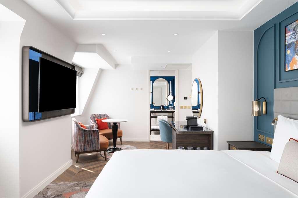 Lost Property St Pauls London, Curio Collection By Hilton Номер фото