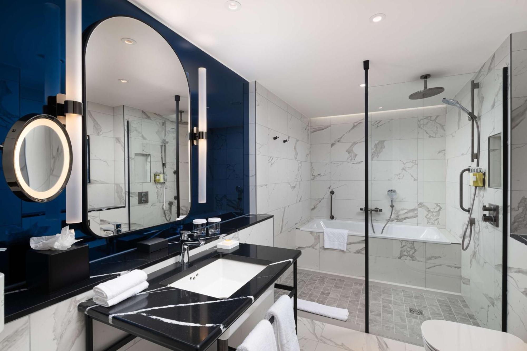 Lost Property St Pauls London, Curio Collection By Hilton Экстерьер фото