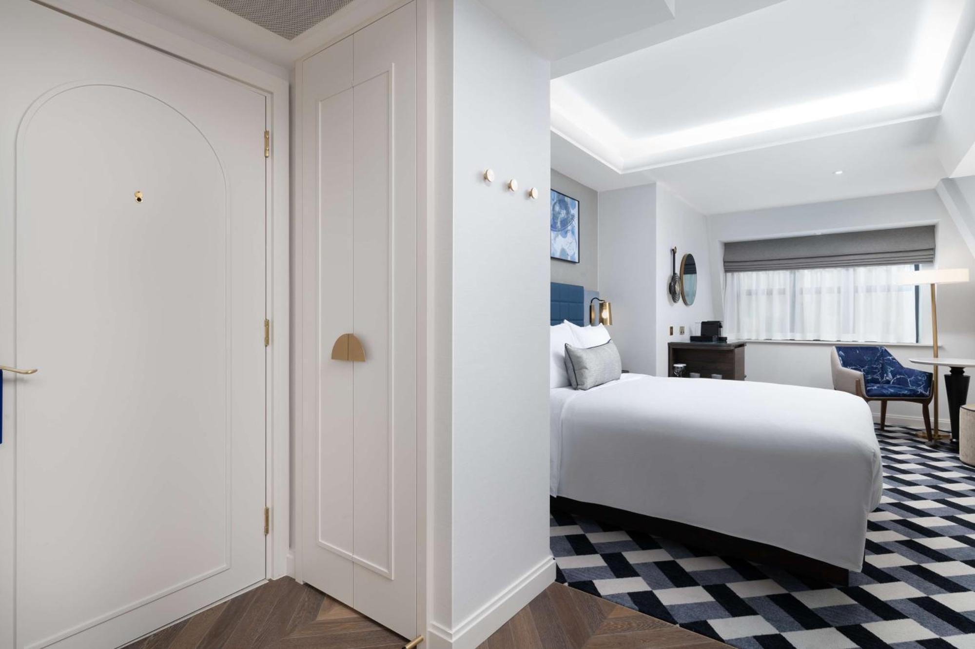 Lost Property St Pauls London, Curio Collection By Hilton Экстерьер фото