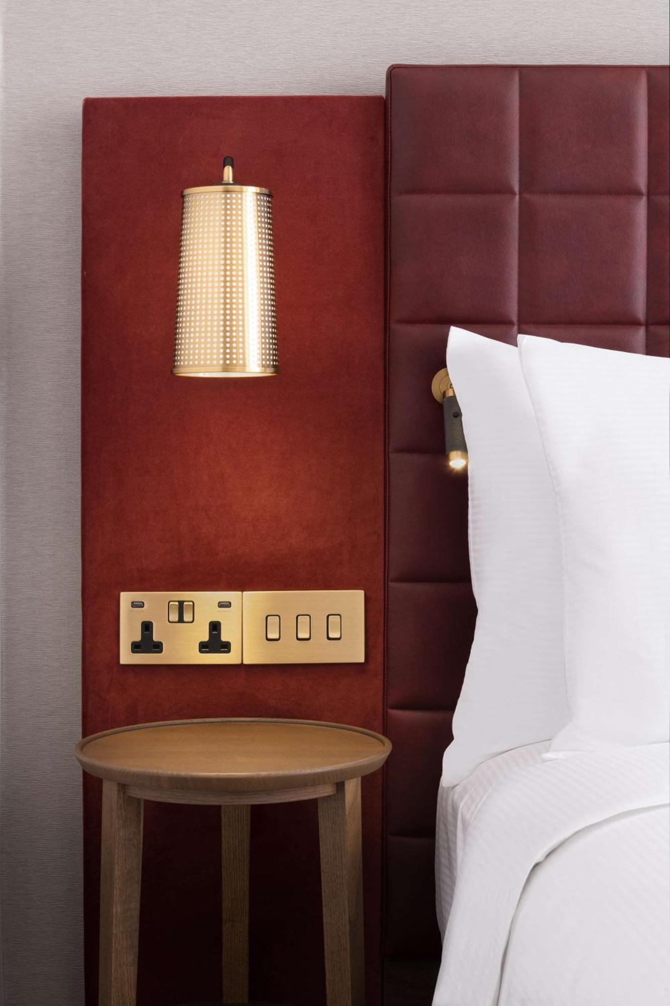 Lost Property St Pauls London, Curio Collection By Hilton Экстерьер фото